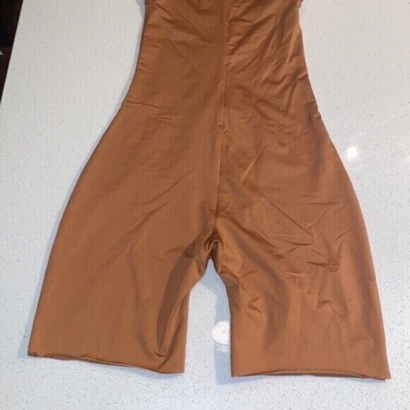 Skims Swim Mock Neck Zip up Cycle Suit Almond Wetsuit Resortwear Kim Kardashian - Picture 8 of 9